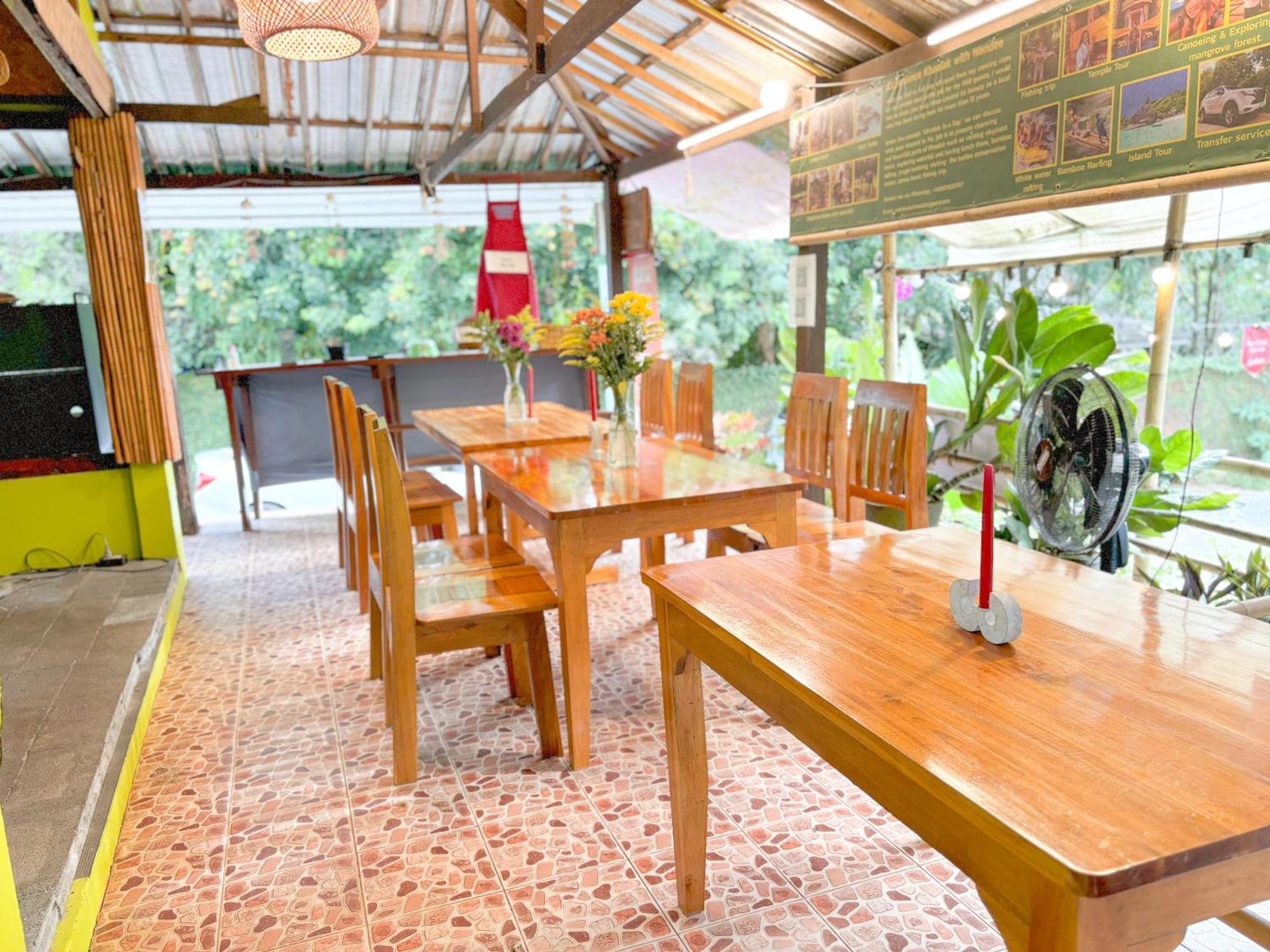 Les Fleurs House Bed & Breakfast Khao Lak Exterior photo